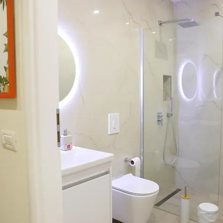 Center Cozy Modern 9/b * Tirana