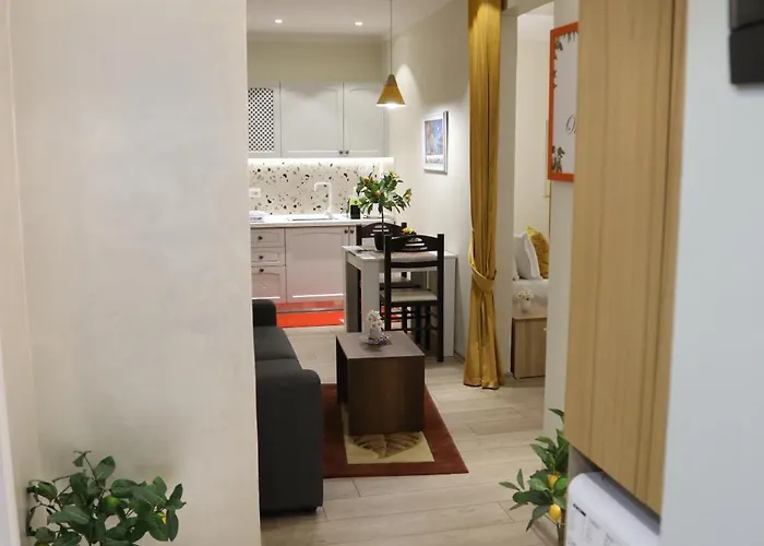 Center Cozy Modern 9/b